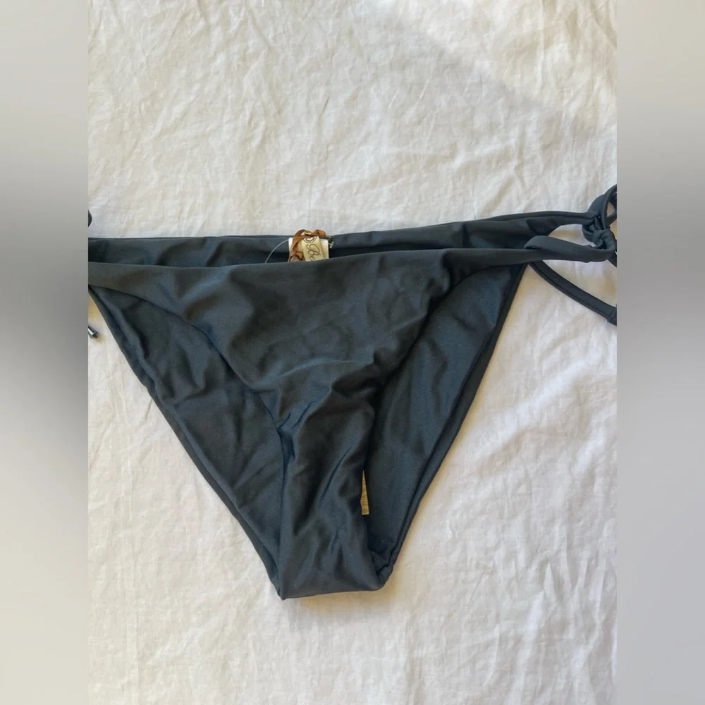 Bellissima Swarovski Crystal Bikini Bottoms Size L NEW